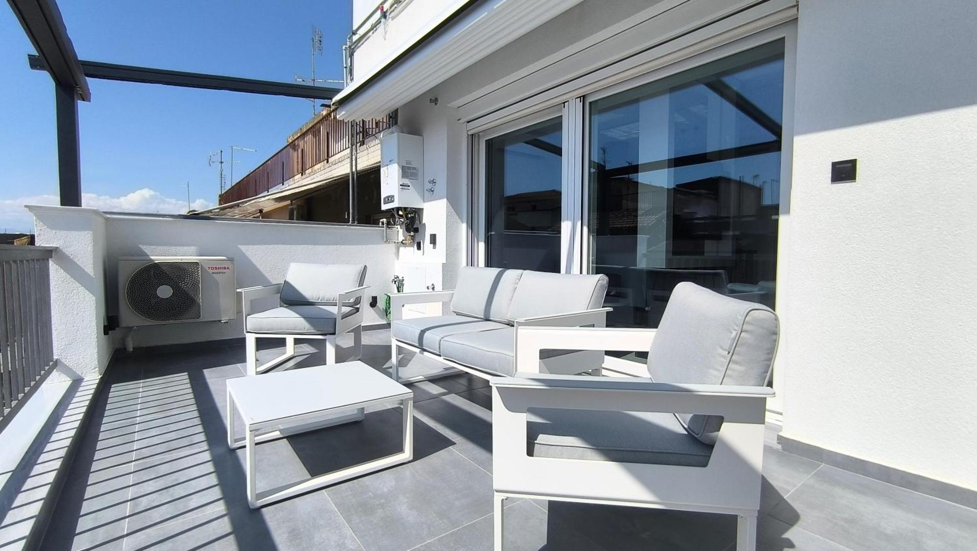 Larisa Absolute Suites, Sky View Smart Home Εξωτερικό φωτογραφία